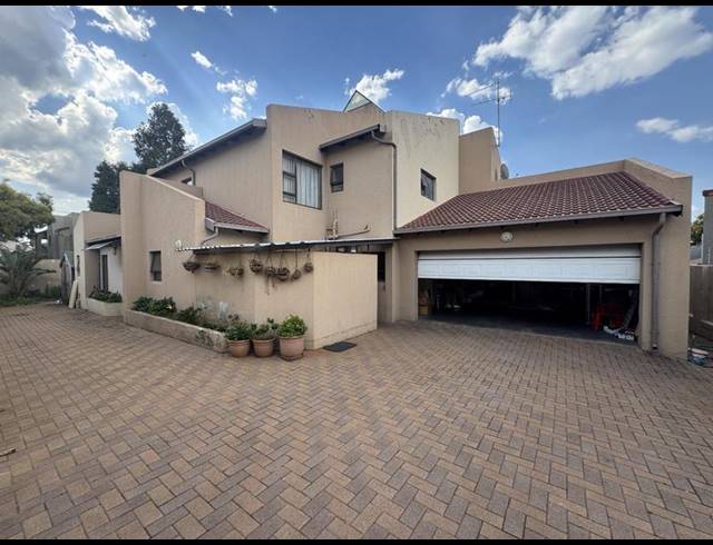 3 BEDROOM HOUSE FOR SALE IN BEDFORDVIEW
